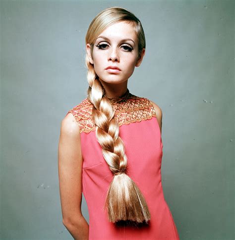 twiggy model 60s pictures.